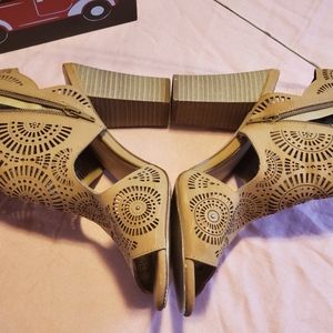 XOXO BENEDETTA LASERCUT  HEELED SANDALS